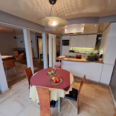 Beautyd Red Centrum Gullegem Bed & Breakfast